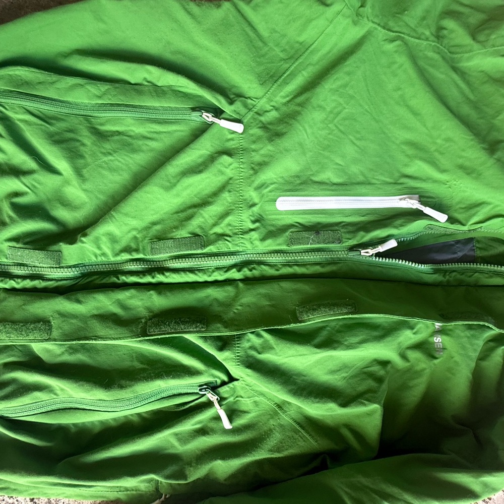 Helly Hansen Vibrant Green “Mountain” Zip up Jacket - Picture 7 of 16